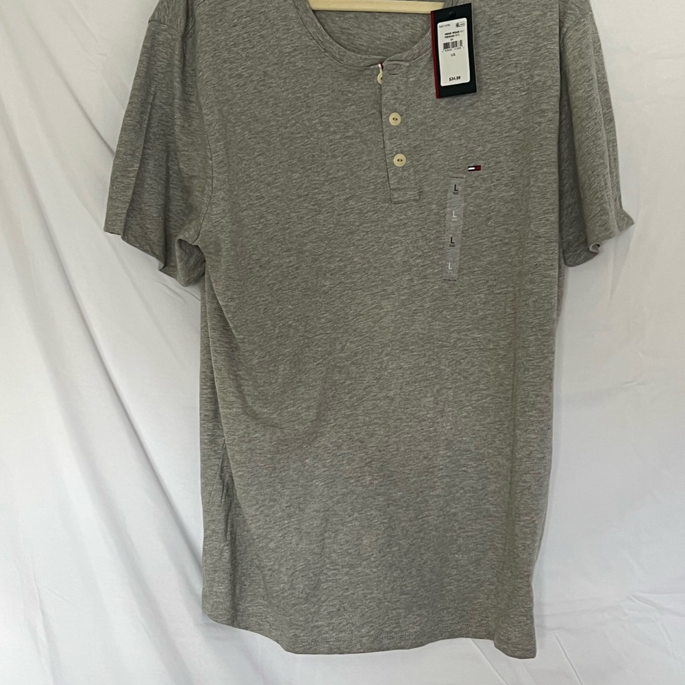 🔥Tommy Hilfiger Grey Shirt NWT 🔥